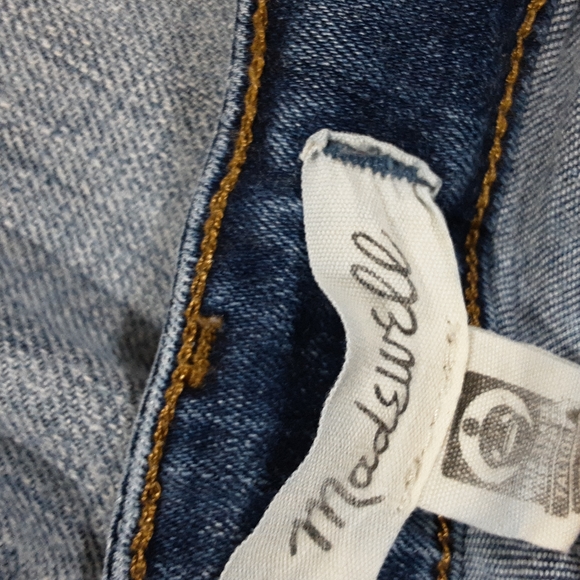 2/$20 Madewell curvy roadtripper high rise jean in size 28 - Picture 5 of 9